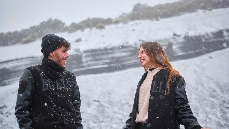 Canarias recibe las primeras nevadas del año en primavera tras sufrir el invierno más caluroso de su historia