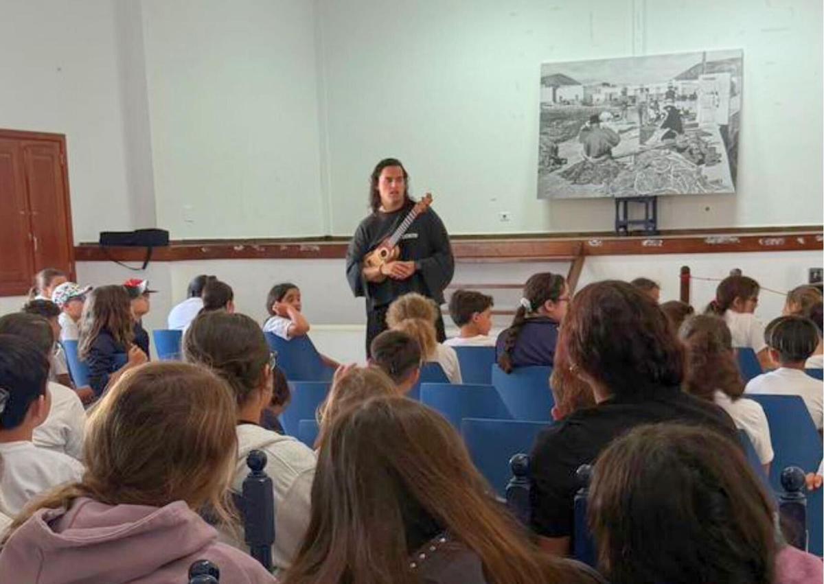 Encuentro timples en La Graciosa.