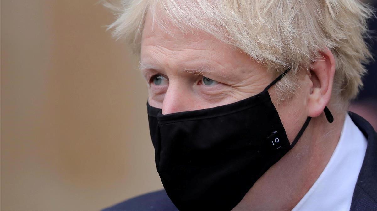 zentauroepp55980613 file photo  britain s prime minister boris johnson looks on 201125152721