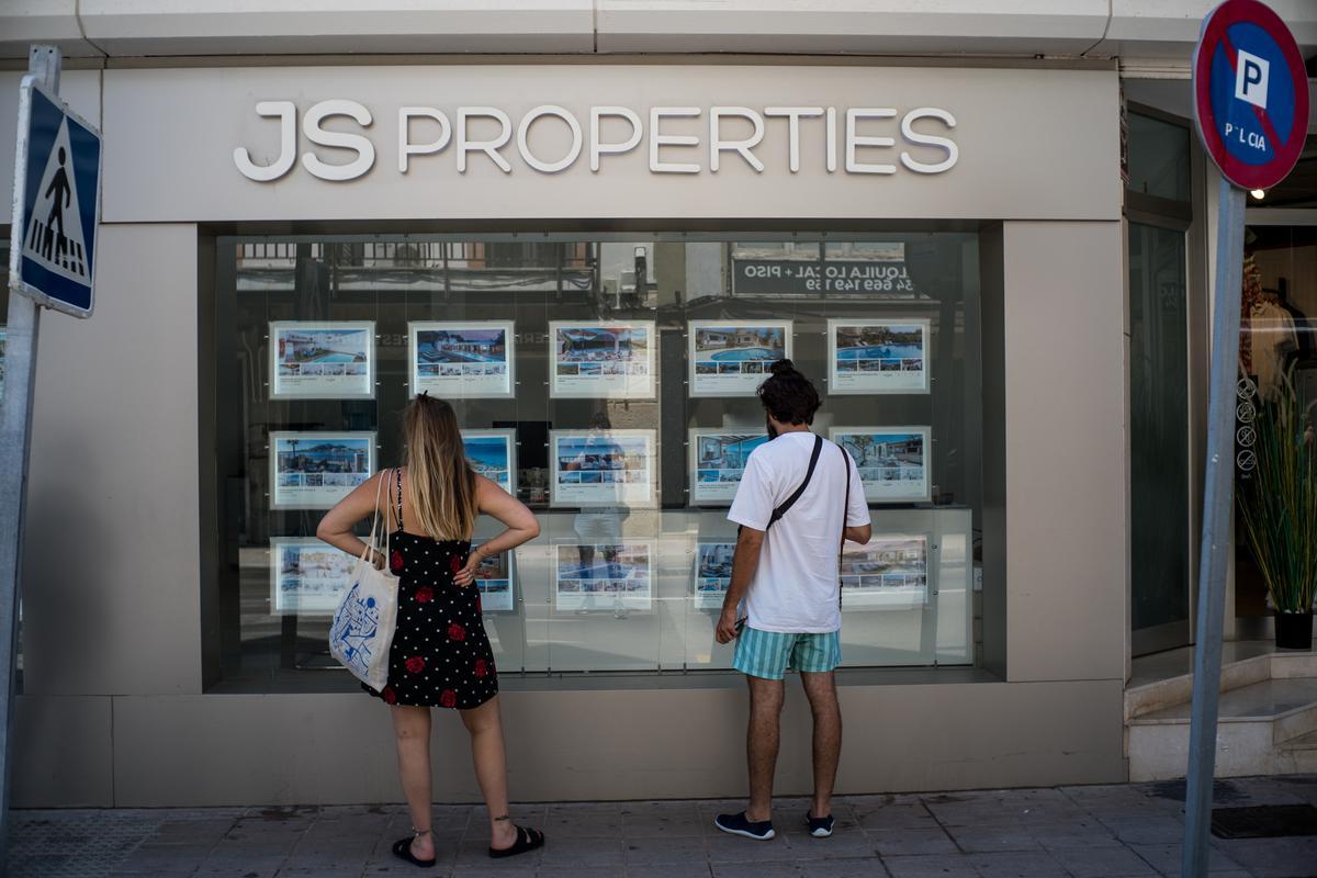 BALEARES.-La firma de hipotecas sobre viviendas cayó casi un 6% en Baleares durante 2020