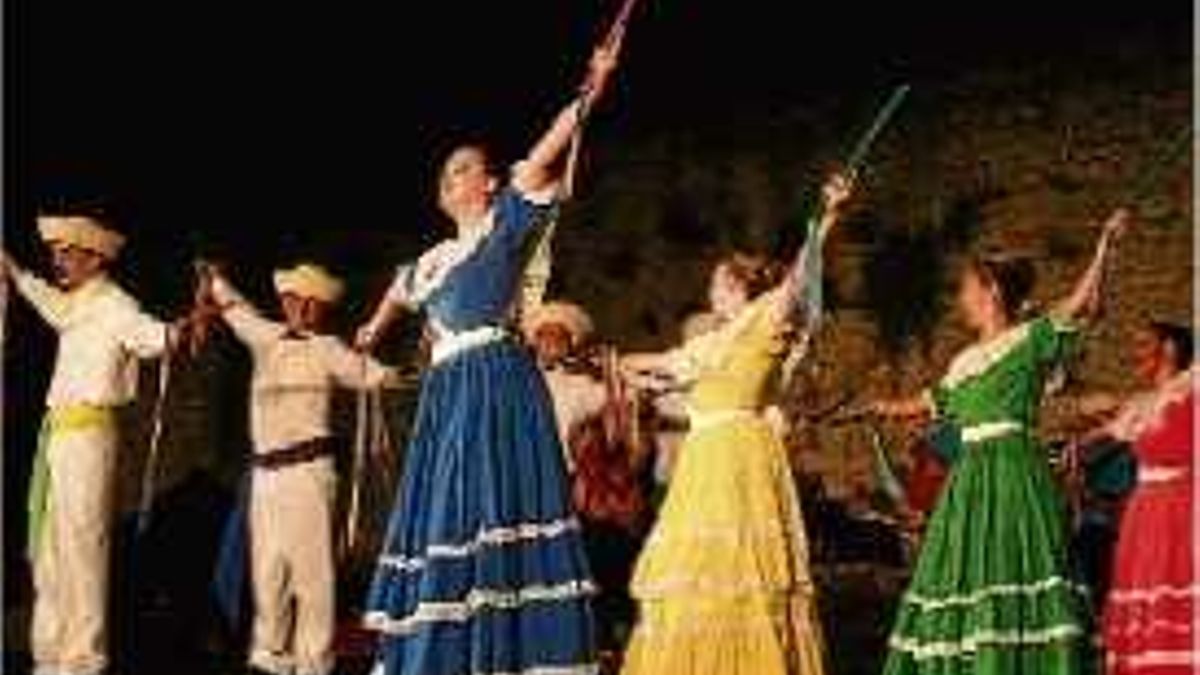 Una dansa d'una edició anterior del festival banyolí.