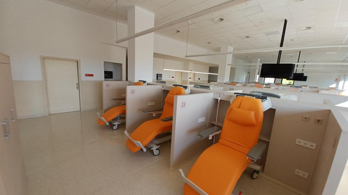 Parte del nuevo equipamiento del hospital de dia del Lluís Alcanyís.