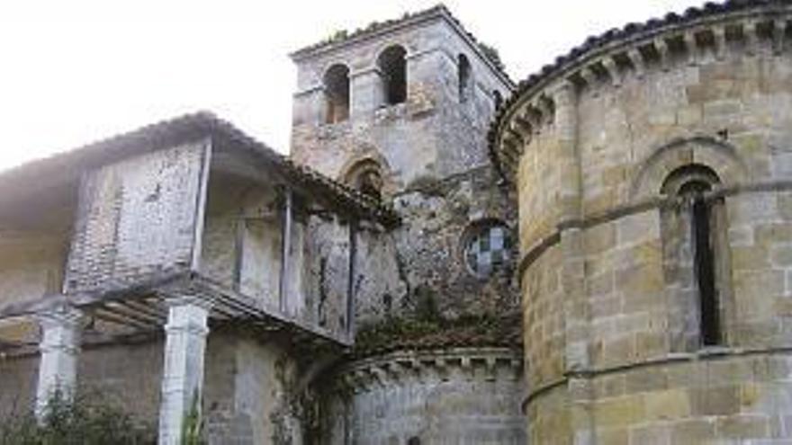 Parte posterior del monasterio de San Salvador en Cornellana.