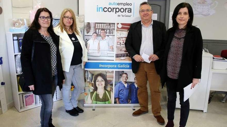 Desde la izq., Ana Álvarez, Belén Bao, Carlos Rosón y Marta Alonso, ayer en Vigo. // Marta G. Brea