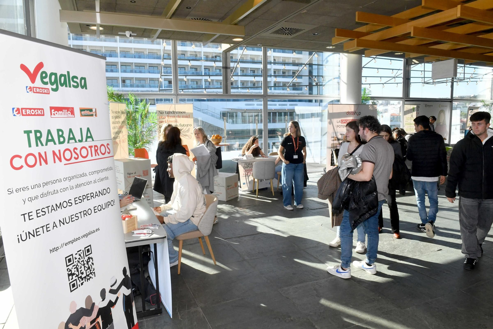 Más de 70 empresas buscan trabajadores en A Coruña