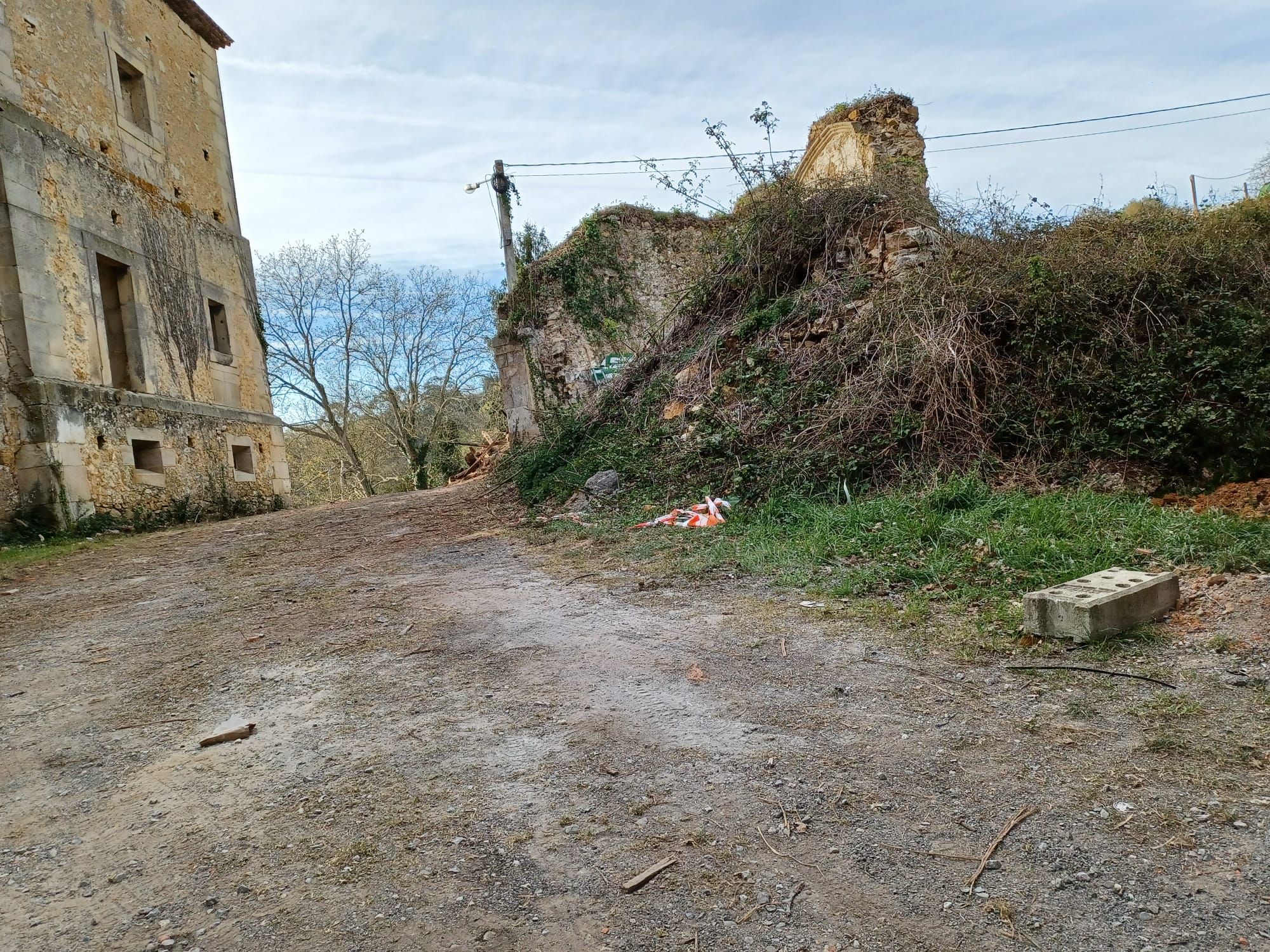 Así avanza la obra para recuperar el palacio de Celles, con la fachada ya estabilizada