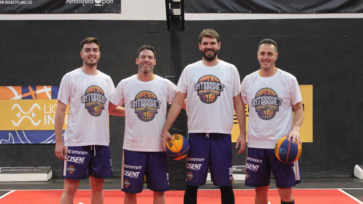 Jugadores del Ontibasket en la jornada de la liga 3x3 nacional, en València.