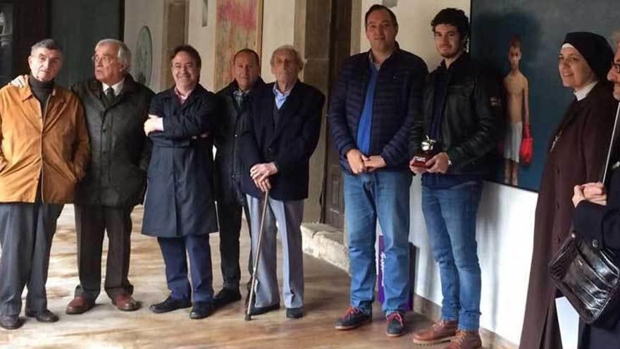 Carlos Tárdez recibe el Premio Nacional de Pintura de Villaviciosa