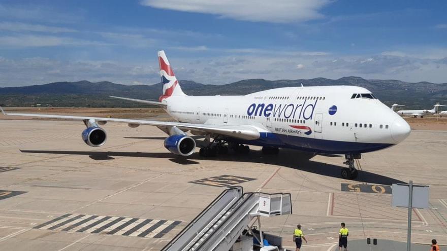 El aeropuerto de Castellón recibe el avión de mayor tamaño desde su puesta en marcha