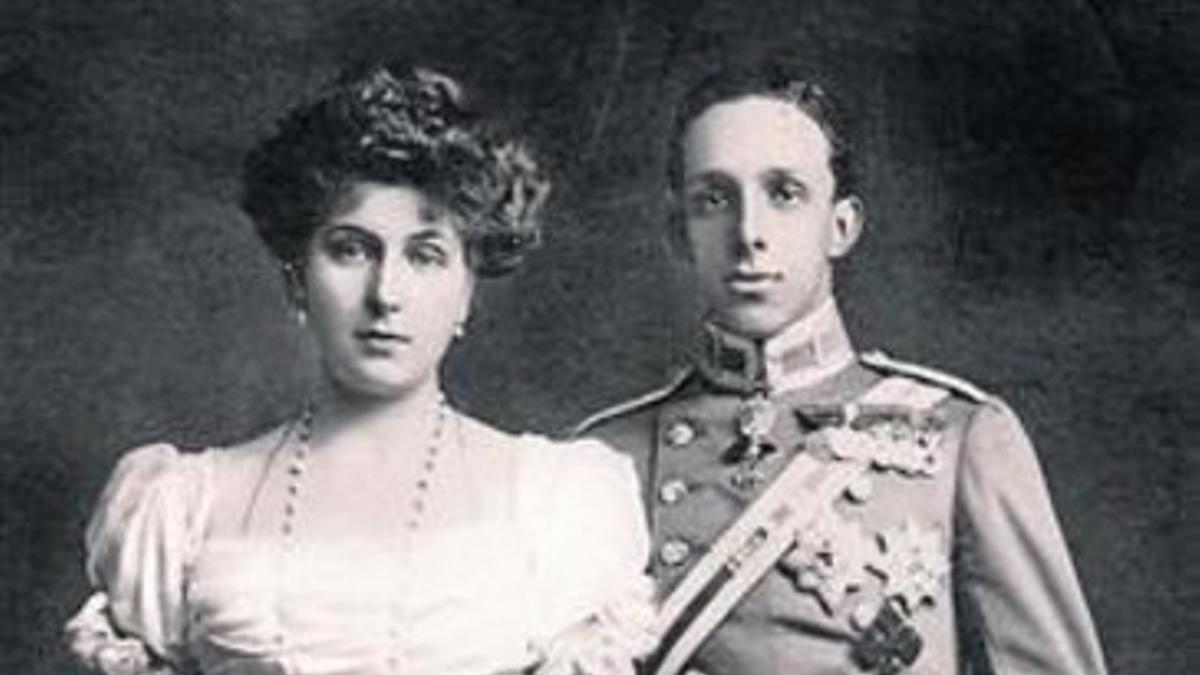 Alfonso XIII y su entonces novia, Victoria Eugenia de Battenberg, en 1906.