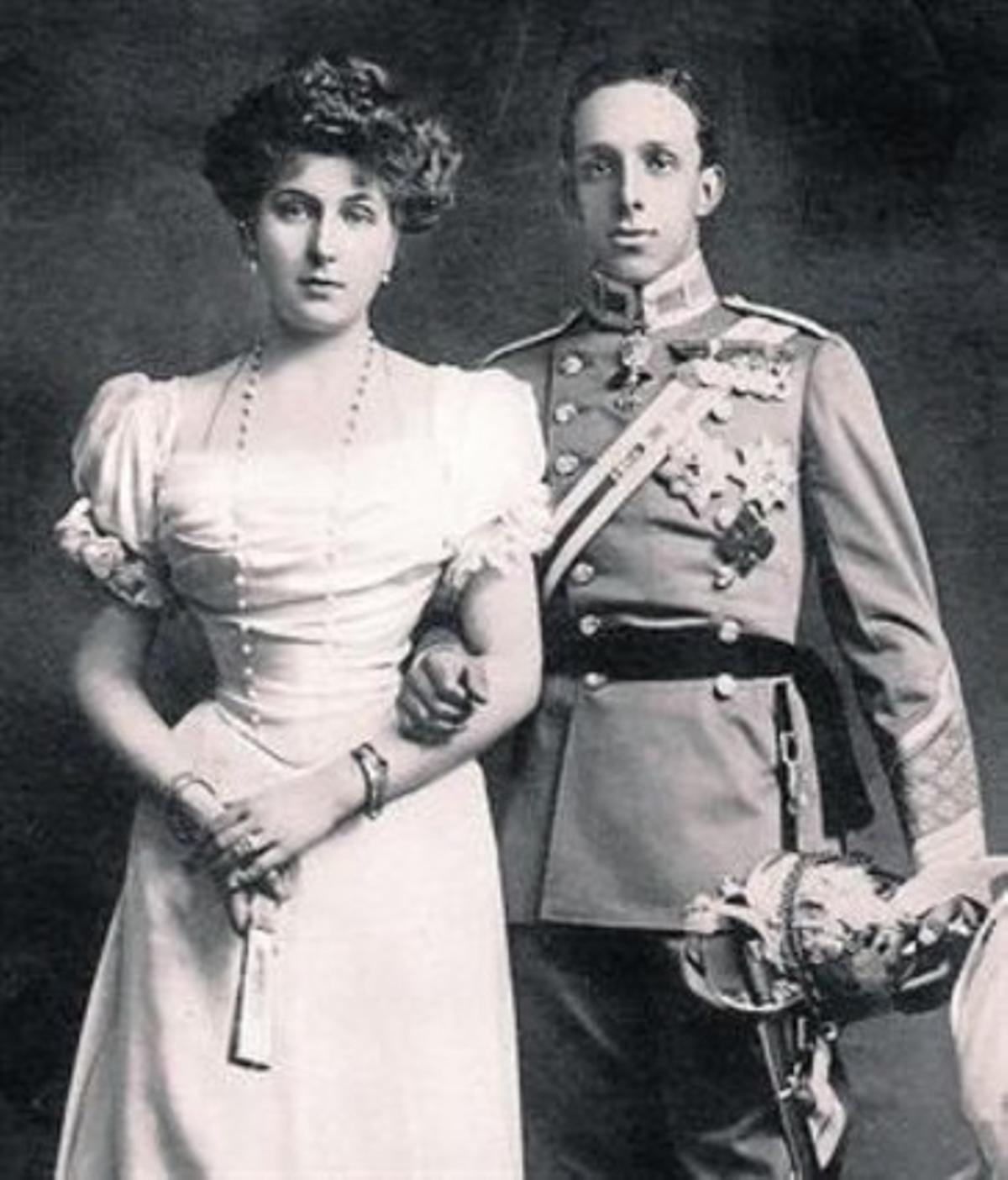 Alfons XIII i la seva llavors nòvia, Victòria Eugènia de Battenberg, el 1906.