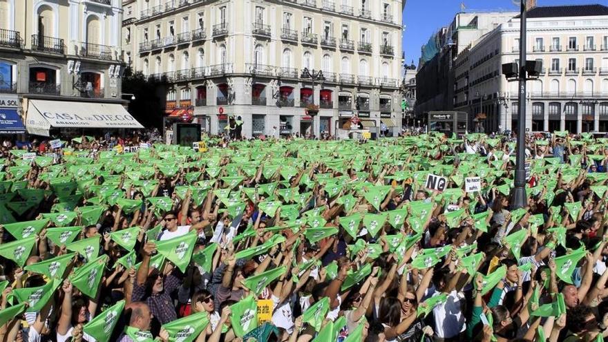 Miles de personas marchan en Madrid para pedir la prohibición de los festejos taurinos