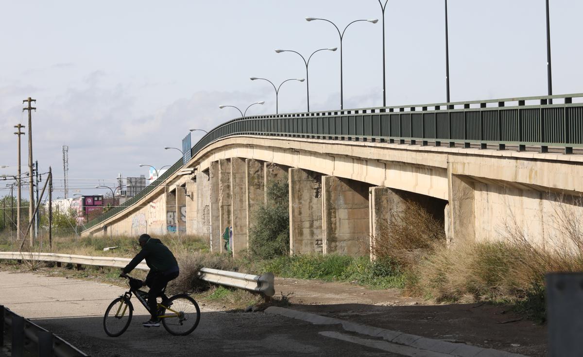 El ayuntamiento plantea una actuación integral en el puente de Cogullada.