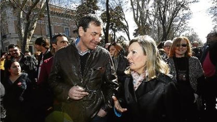 La diputada del PSM Amparo Valcarce amb l&#039;exsecretari del partit Tomas Gómez.