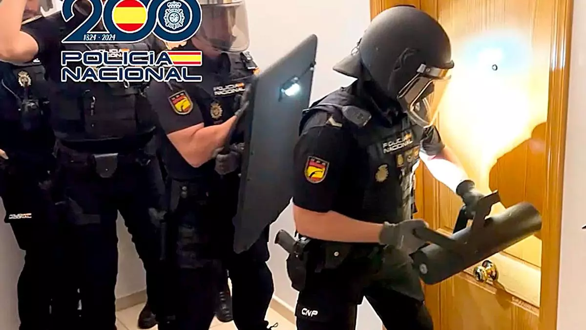 Diez detenidos en Utrera tras un "vuelco" de droga que implicaba a dos italianos en el Palmar de Troya