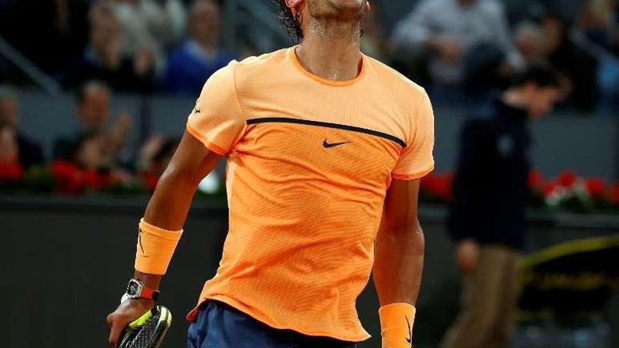 Rafa Nadal celebra su victoria ante el portugues Joao Sousa. // Reuters