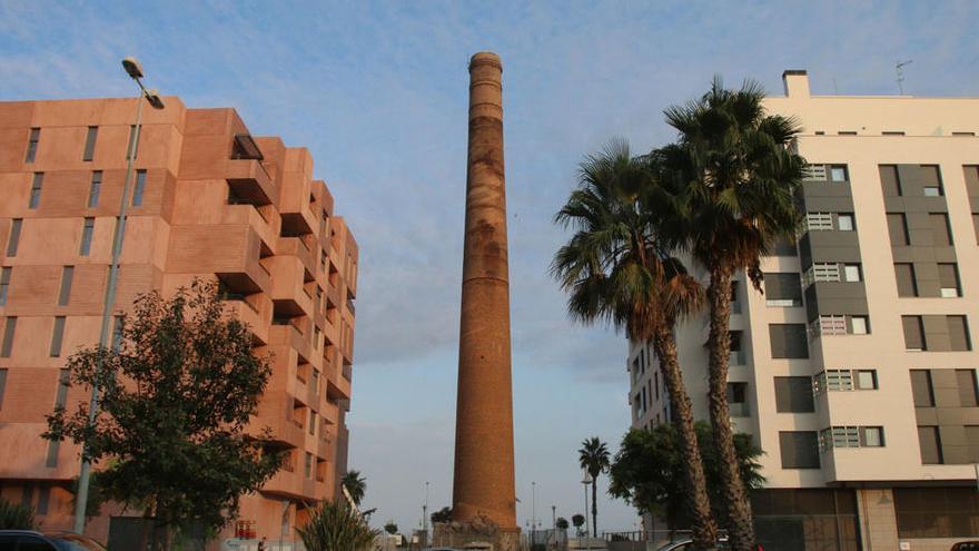 La chimenea de la calle Pacífico es uno de los puntos a visitar.