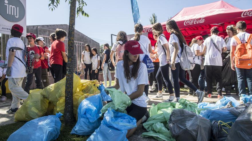 Recogen 30 kilos de basura en la Ribera del Marco de Cáceres, a la espera de su resurrección