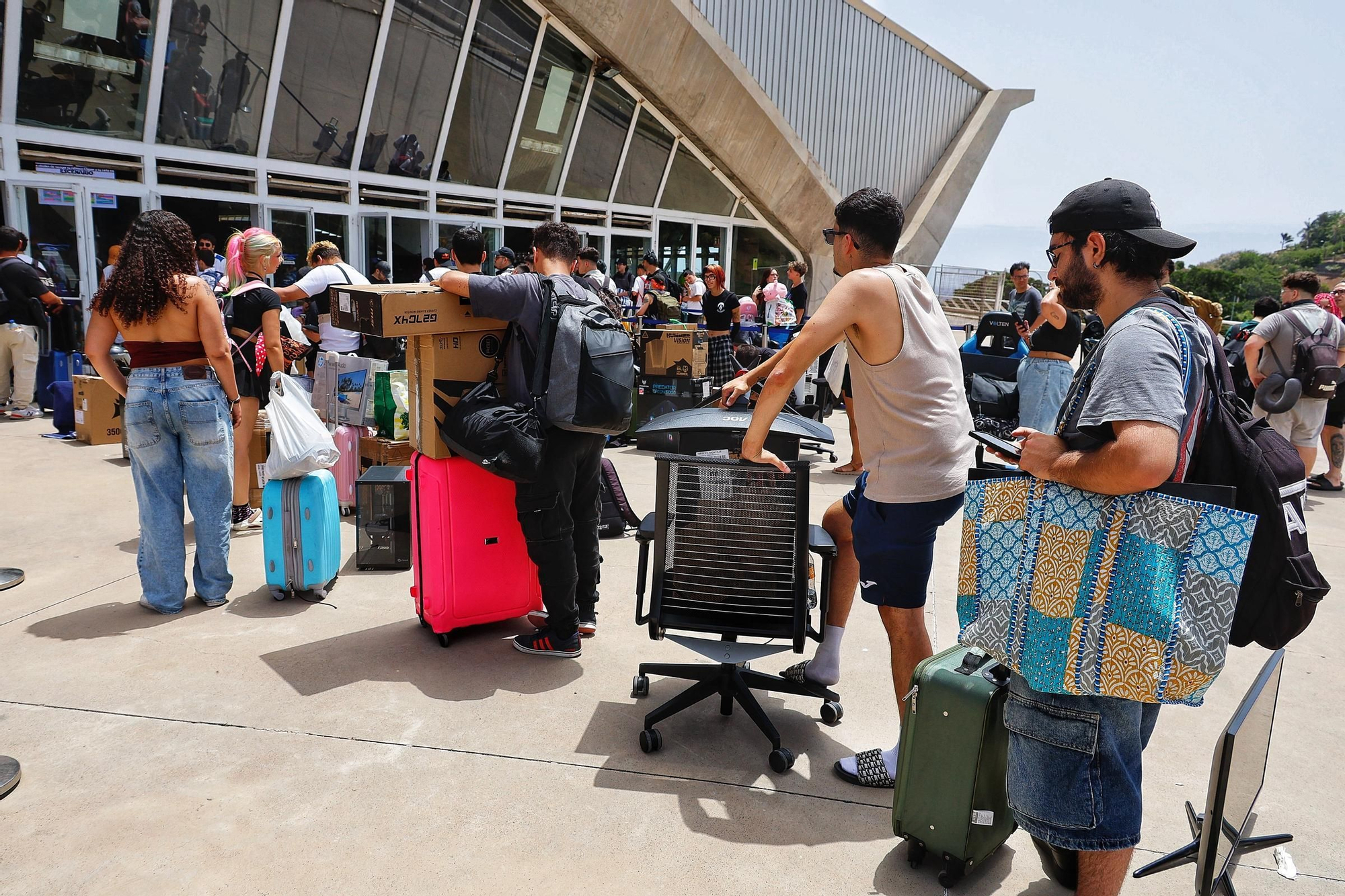 Llegada de los participantes y personas que se quedan a dormir en la TLP