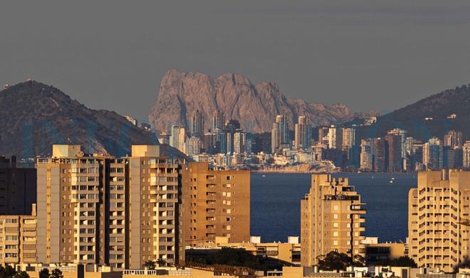 Así se ve el Peñon de Ifach desde Alicante