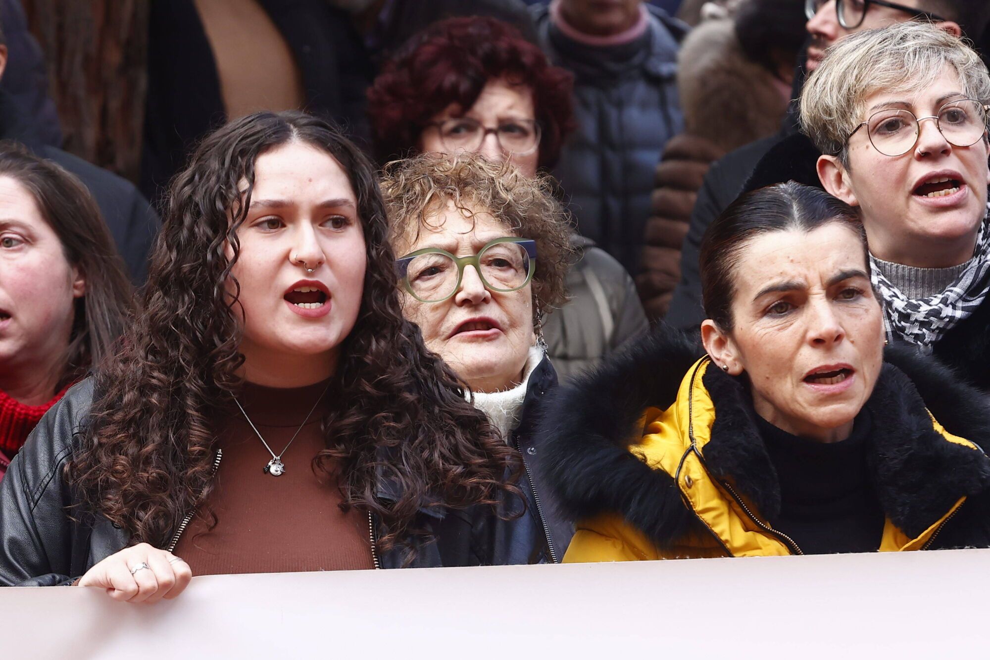 Multitudinaria manifestación en Langreo de repulsa por la muerte de Karilenia