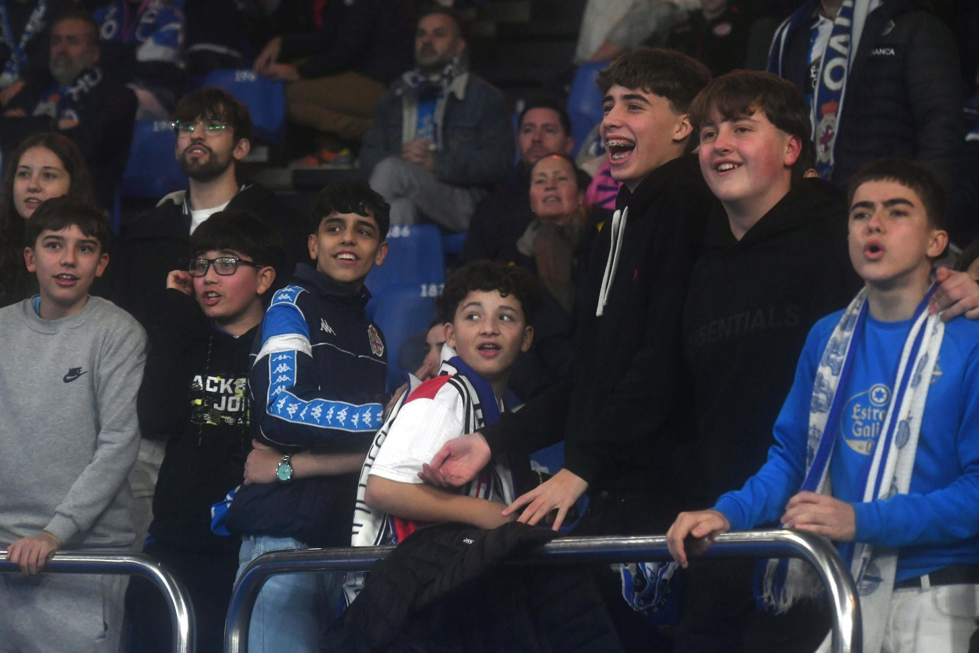 El Deportivo doblega al Almería en Riazor (3-1)