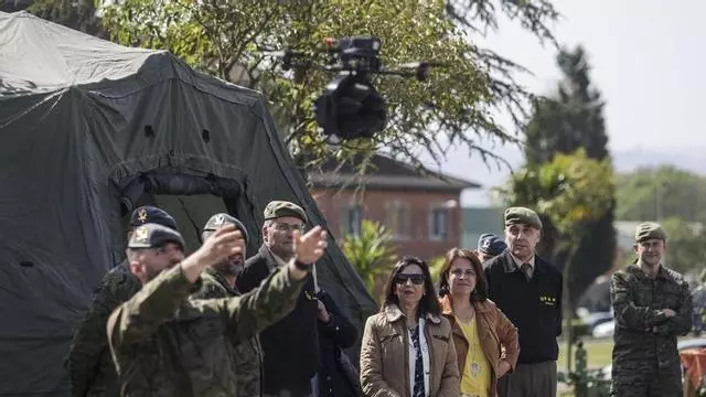 La ministra de Defensa reivindica en Asturias el papel pionero del Ejército en el uso de drones y sistemas antidron