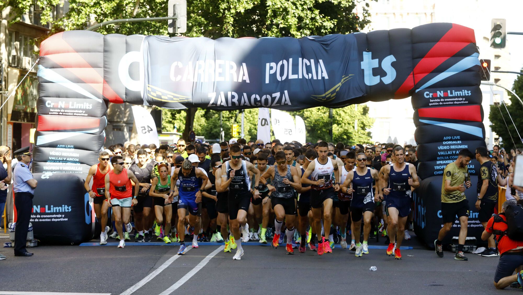 La Policía Local de Zaragoza celebra su 175 aniversario con una 10K multitudinaria