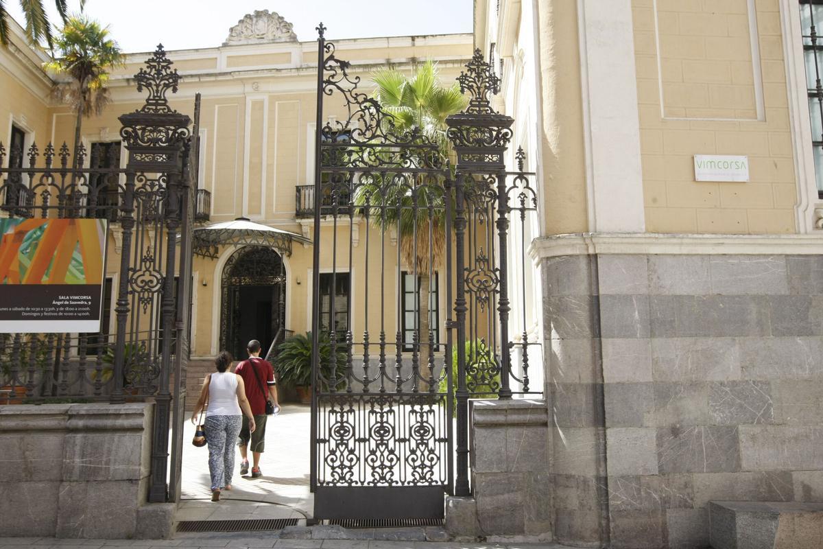 fachada edificio sede vimcorsa sala calle angel de saavedra
