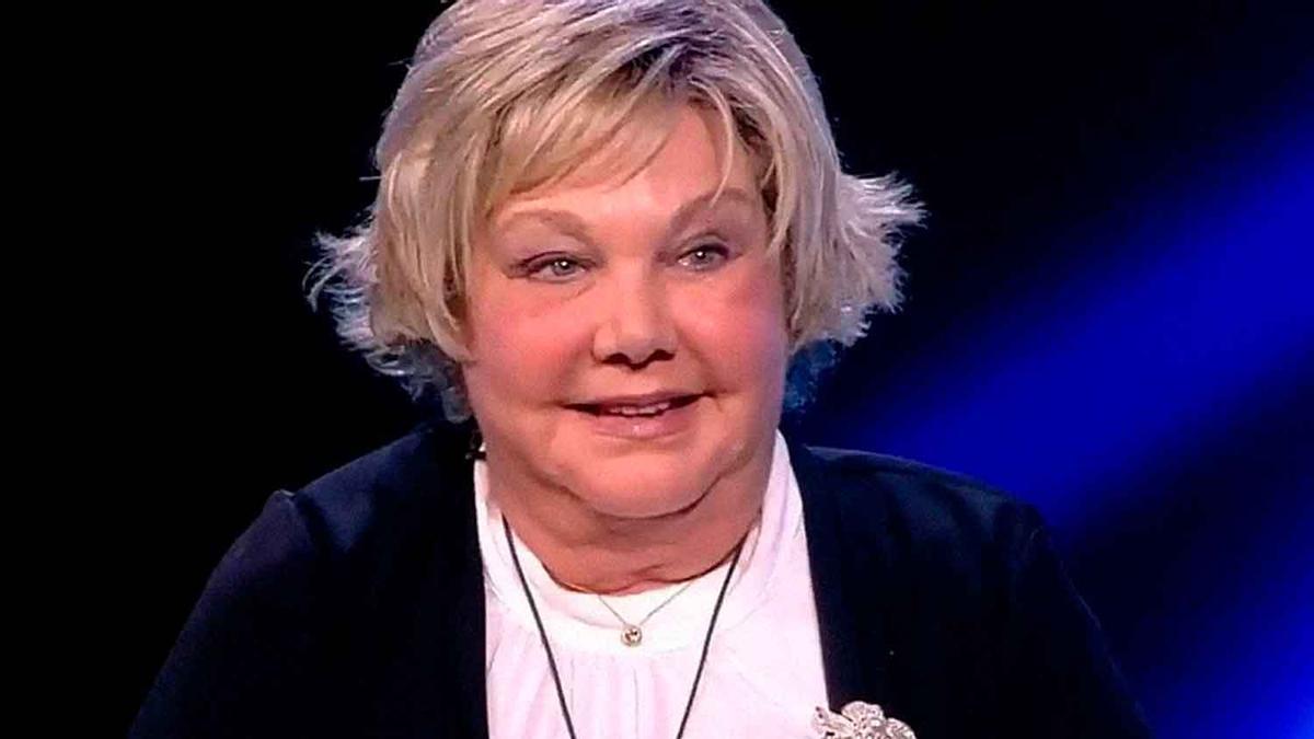 Última hora del ingreso de Karina tras su adiós en redes sociales: "Os mando muchísimos besos, que os cuidéis mucho"