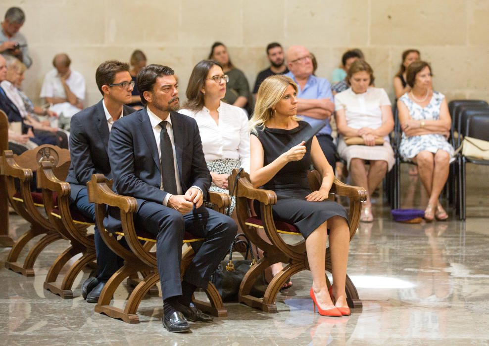 Una misa en la concatedral de San Nicolás homenajea también a fallecidos y heridos.