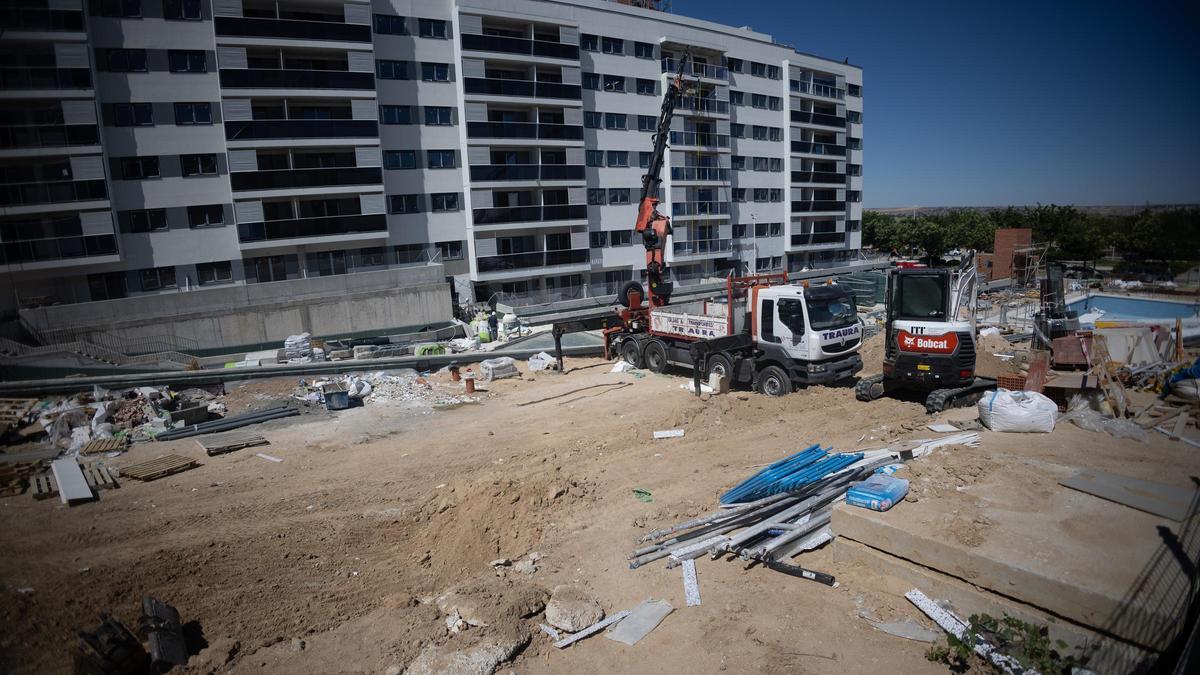 Construcción de viviendas en el barrio de Valdebebas (Madrid).