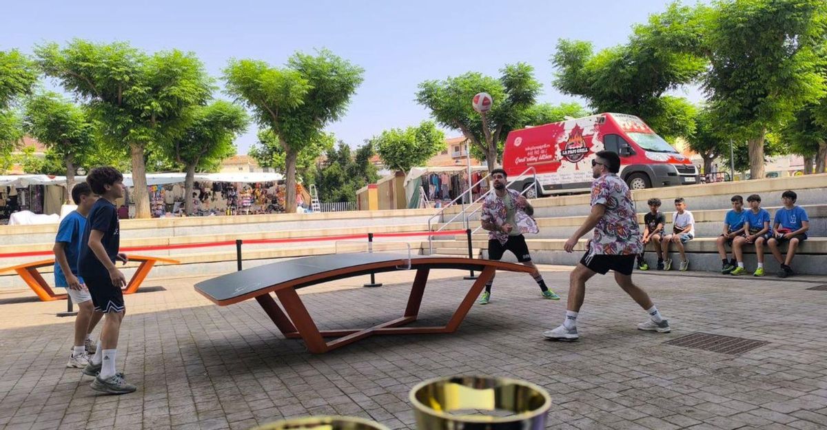 Campeonato de ‘teqball’ en la pista del auditorio. | S.E.