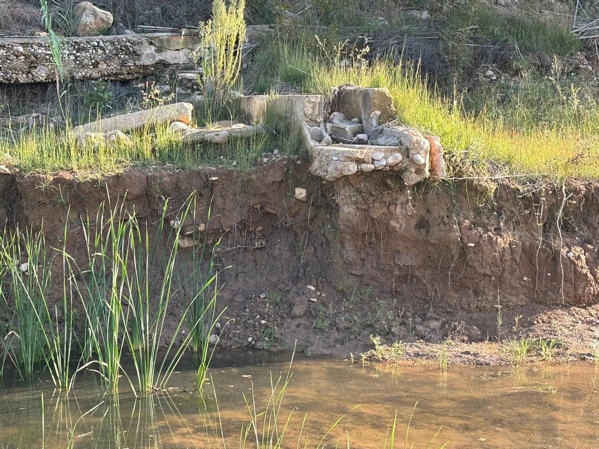 La dana arrasó con las infraestructuras de riego en los campos próximos al Magre en Turís.
