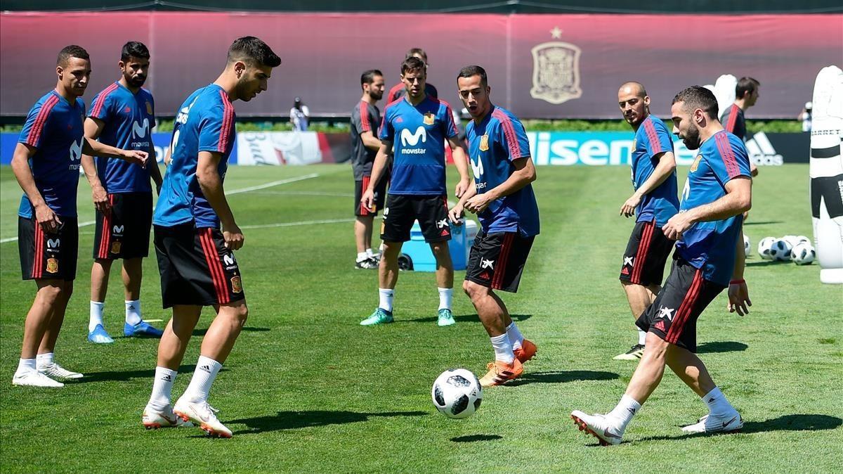 marcosl43716387 spain s defender dani carvajal  r  kicks the ball during a t180612115328