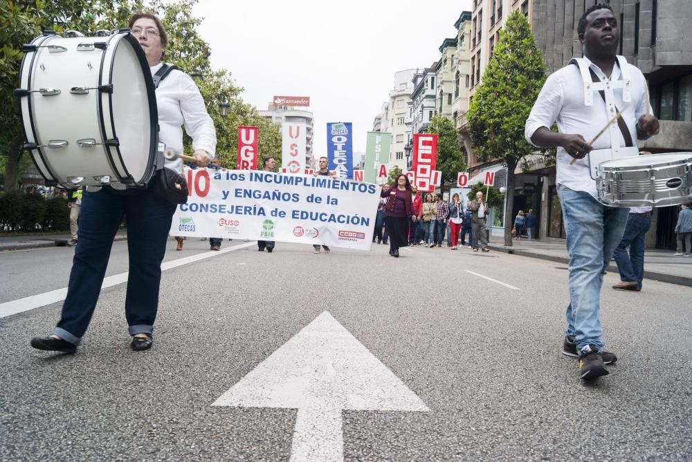 Manifestación convocada por los sindicatos de la enseñanza concertada