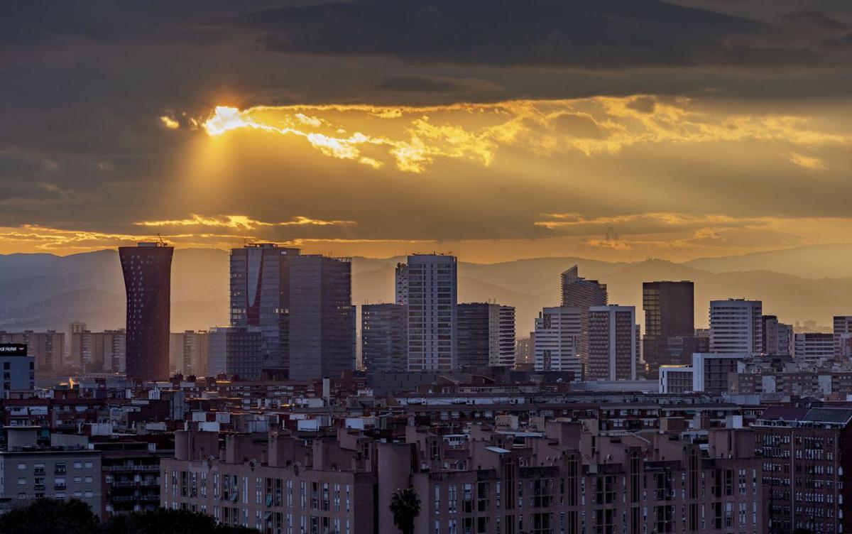 EL PERIÓDICO de l’Hospitalet, Tema del diumenge