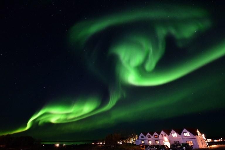 La aurora boreal ilumina el cielo de Islandia. (Mariana SUAREZ / AFP)