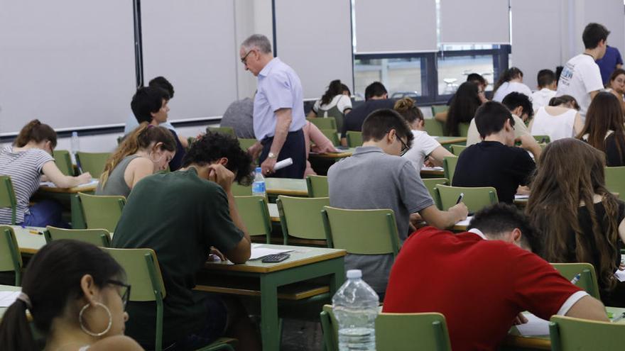 Imagen de un examen de selectividad en Valencia.