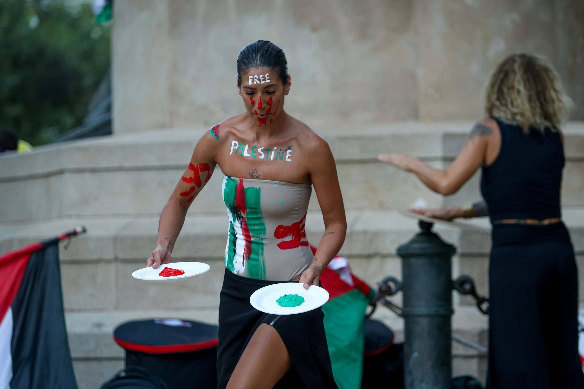 Galería: 250 personas claman en Ibiza contra el genocidio en Gaza