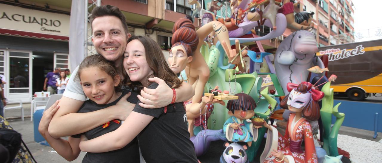 El artista con las bellezas y la hoguera de 2019 que le dio la victoria en Alicante