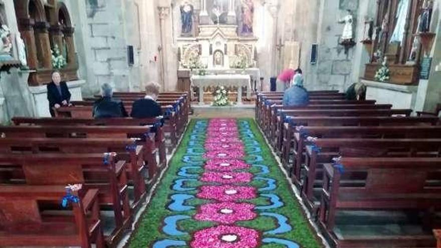 Codeseda celebra el Corpus con alfombras florales