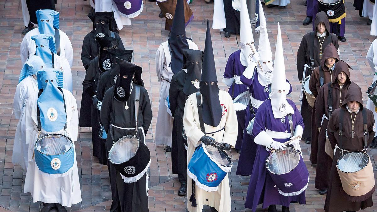 Terceroles y capirotes de la Semana Santa de Zaragoza