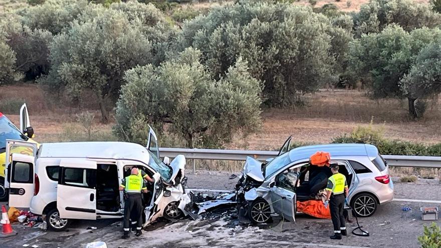 La Guardia Civil investiga el accidente en el que fallecieron dos mujeres en Xert