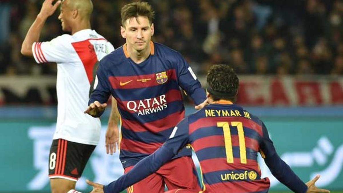 Leo Messi celebra con Neymar el primer gol del FC barcelona en la final del Mundial de Clubes contra River Plate