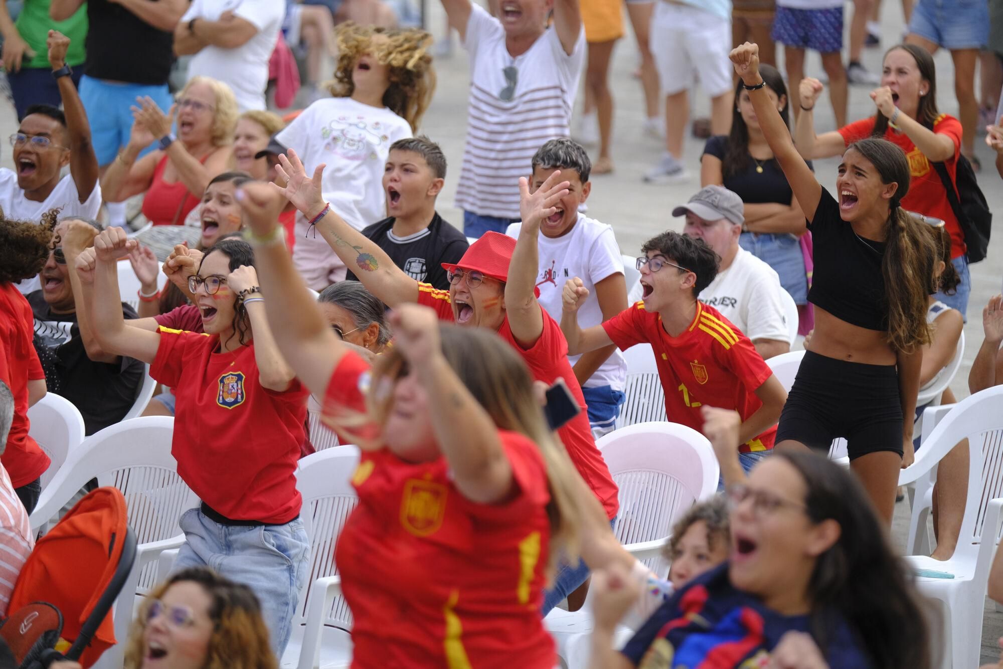Ambiente de la final de la Eurocopa femenina de fútbol 