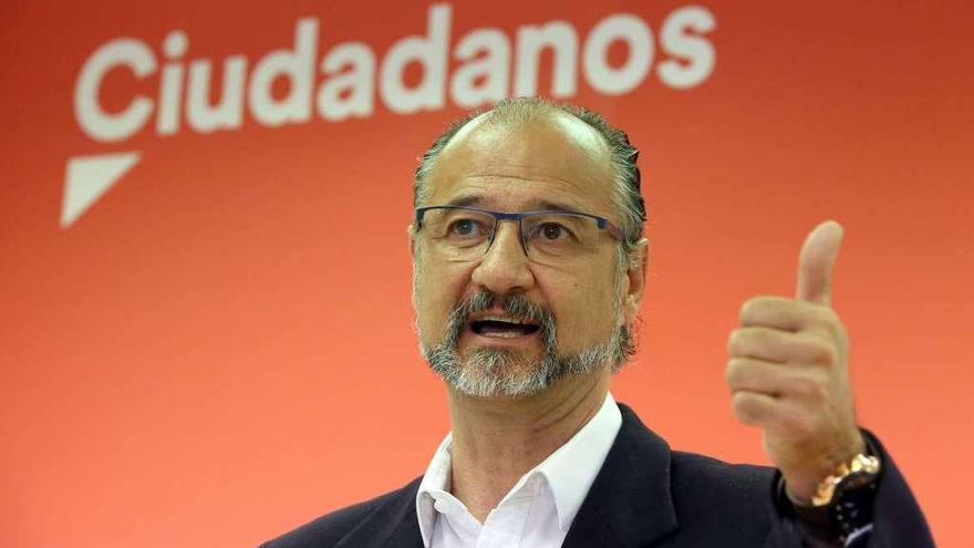 El portavoz de Ciudadanos de Castilla y León, Luis Fuentes, durante su comparecencia.