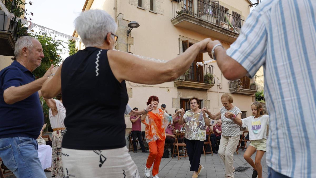 Les imatges de les sardanes de la Festa Major de Salt