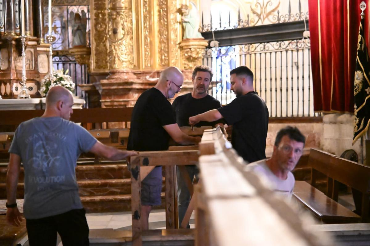 Los responsables de la instalación del Cadafal para el Misteri d'Elx han trabajado contrarreloj para que puedan realizarse los últimos ensayos en Santa María