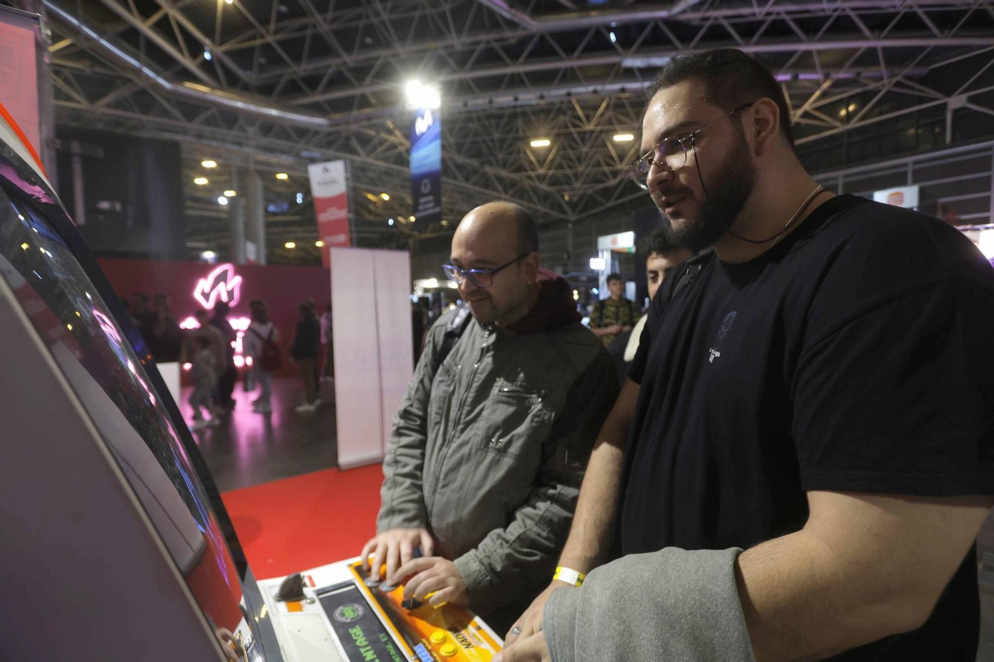 Los 'gamers' siguen jugando en la segunda jornada de la DreamHack Valencia 2023